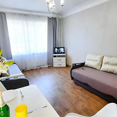 Alex Apartments: Central Apartments with White Gazebo View Poltava Exterior photo