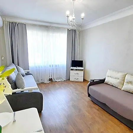 Alex Apartments: Central Apartments with White Gazebo View Poltava Exterior photo