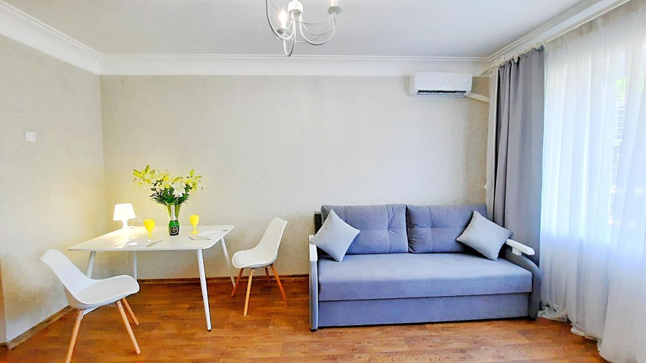 Apartament с видом на белую беседку сеть в центре Alex Apartmets бесконтактное заселение 24-7