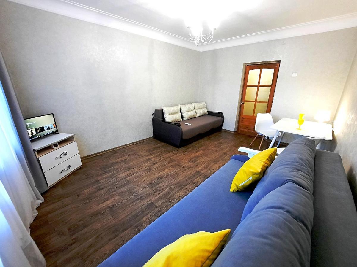 Alex Apartments: With White Gazebo View *